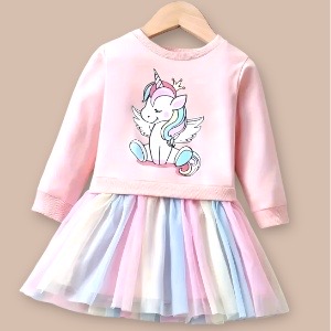 Långttärmad volangklänning